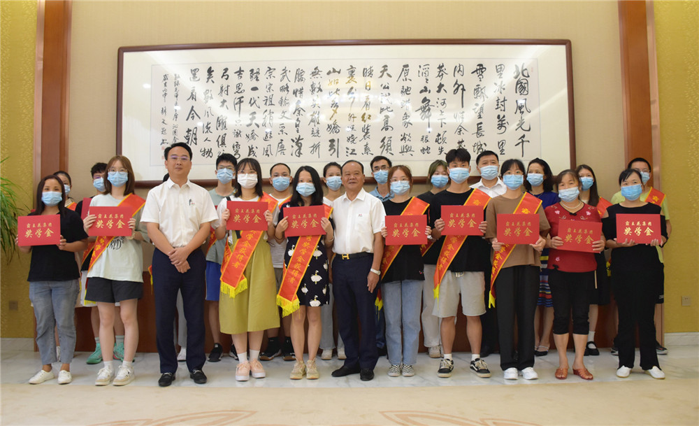 1630316949227715.jpg 合照.jpg